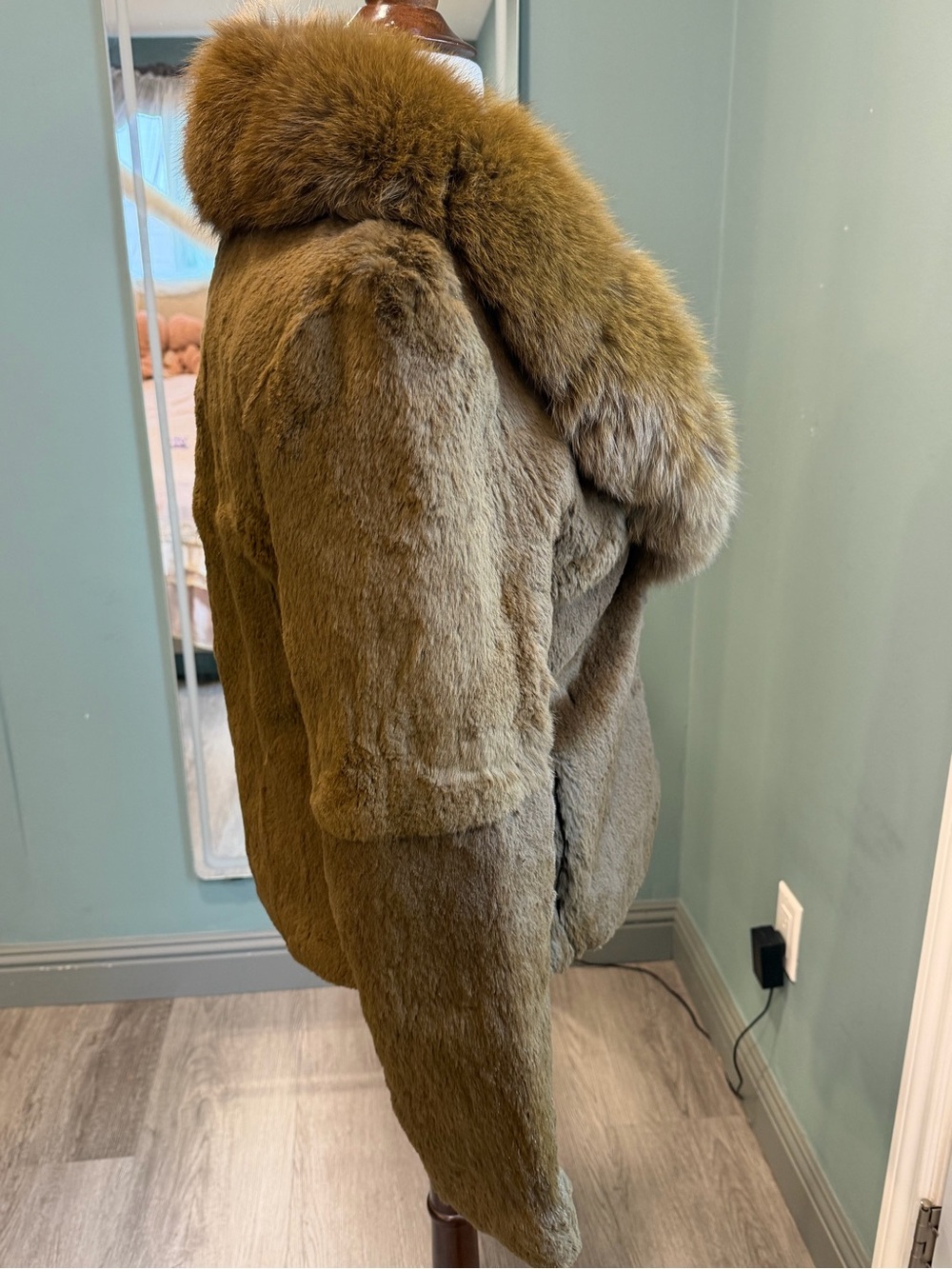 Vintage Olive Rabbit Fur Jacket with Genuine Fox Fur Collar Coat - Picture 4 of 8